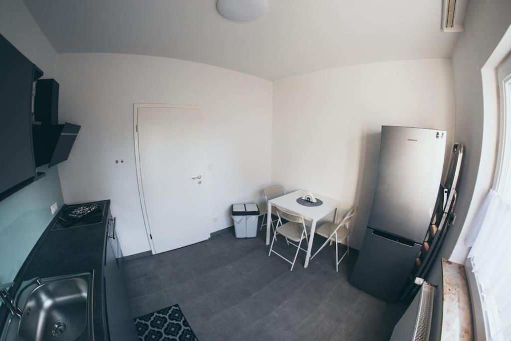 Wunderschoene Neue 3,5 Zimmerwohnung Naehe Kassel Bis 4 Erwachsene 3 Kinder Fuldatal Exteriér fotografie