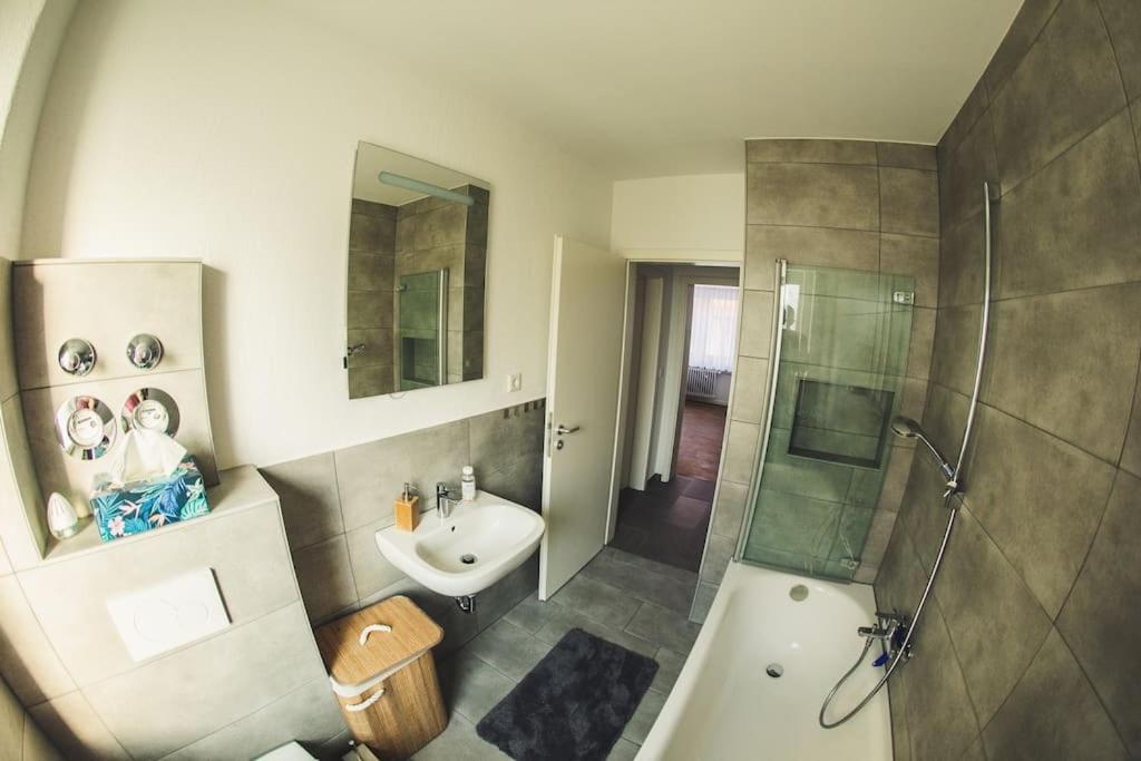 Wunderschoene Neue 3,5 Zimmerwohnung Naehe Kassel Bis 4 Erwachsene 3 Kinder Fuldatal Exteriér fotografie